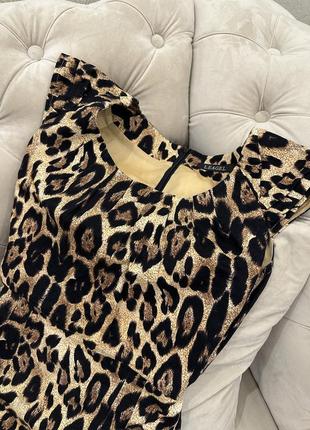 Платье из плотной ткани, очень красивой леопардовой расцветки3 фото