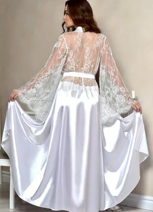 Халат для невесты атласный с кружевной спинкой и рукавами белый3 фото