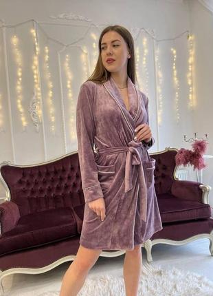 Жіночий стильний модний домашній короткий халат із заходом із кишенями колір ліловий тканина оксамит плюш6 фото