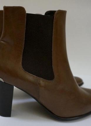 Шкіряні черевики коричневі португалія розмір 38