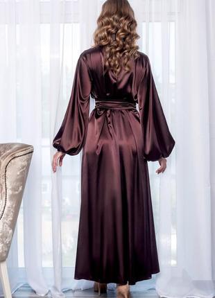 Длинный атласный халат с красивыми пышными рукавами шоколад4 фото