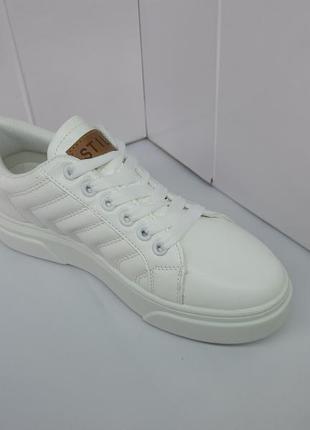 Кросівки stilli білі на шнурку жіноче взуття 37р39р./r183-26 фото