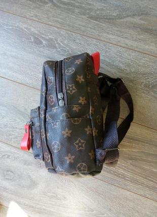 Коричневый бежевый кожаный мини рюкзак сумка через плечо5 фото