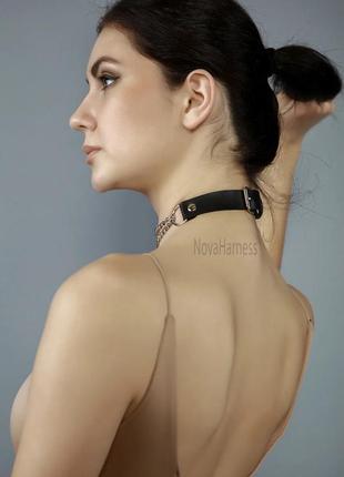 Чокер женский на шею с цепочкой и кольцом, из кожи4 фото