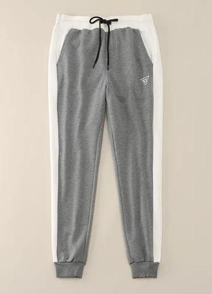 Спортианий костюм guess8 фото