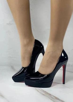 Женские лаковые туфли на высоком каблуке4 фото