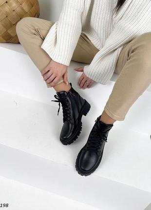 Стильні натуральні шкіряні ботинки чорного кольору, трендові жіночі черевики на шнурівці, зима та демі4 фото