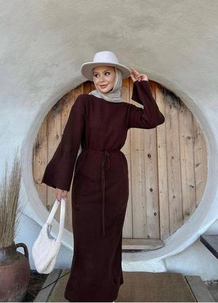 Стильное платье