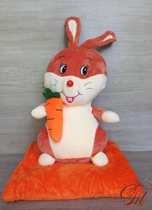 Плед - м'яка іграшка 3 в 1 (зайчик з морквою теракот )2 фото