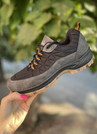 Чоловічі осінні кросівки