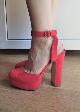 Красные туфли босоножки из искусственной замши на высоком каблуке5 фото