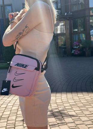 Нейлоновая сумочка nike женская розовая, борсетка найк, сумка через плечо женская купить с фирменной фурнитурой2 фото