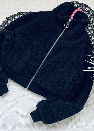 Короткая куртка из искусственного меха. 🦨