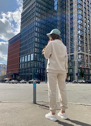 Свитшот кофта на флисе молочная