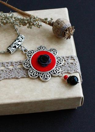Черный красный кулон подвеска на цепочке с агатом и кораллом нежные украшения с цветами к вышиванке