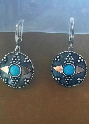 Эксклюзивные дизайнерские серебряные серьги с натуральным опалом и позолотой опаловые глаза1 фото