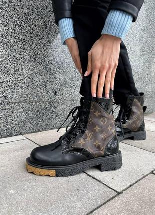 Louis vuitton boots black fur
