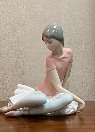 Фарфоровая статуэтка lladro «балерина в розовом - 2».