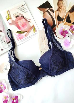 Бюстгальтер triumph fiorale 34b 75b без push up