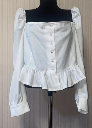 Белая блуза квадратная вырез с обьемными воланами2 фото