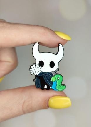 Металлический значок - пин "hollow knight. полый рыцарь" (знач0648)