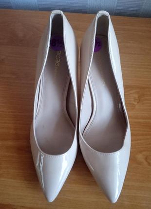 Лаковые туфли bcbg