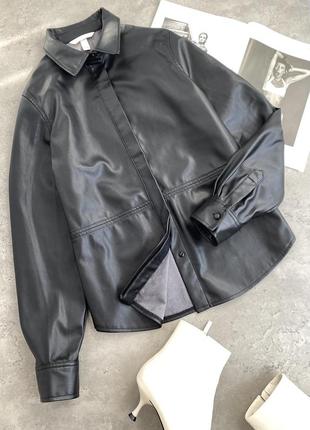 Черная эко кожаная рубашка от h&amp;m