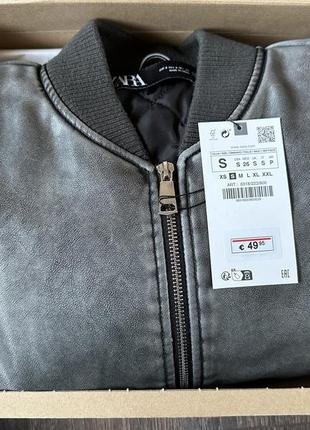 Куртка zara worn effect leather bomber jacket, s5 фото