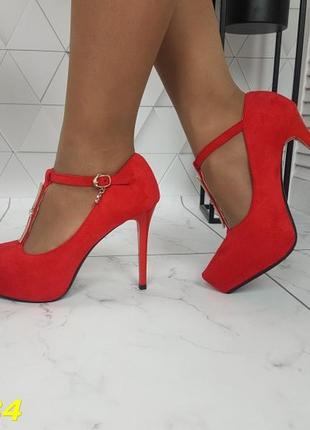 Туфли красные на шпильке с платформой замшевые с ремешком застёжкой распродажа