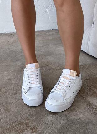 Женские кроссовки nike blazer low platform white найк блейзер на платформе кожаные10 фото