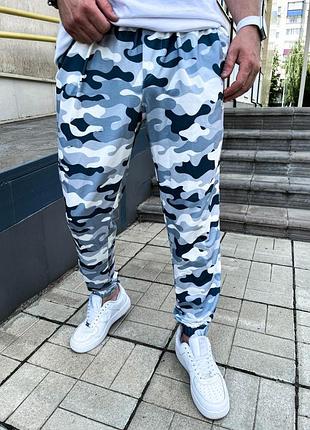 Серые мужские спортивные штаны камуфляжные