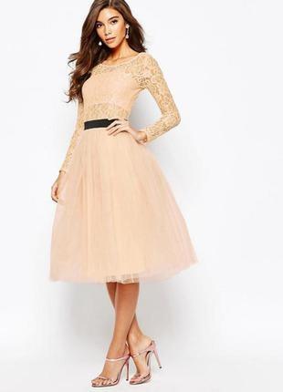 Персикове сукня з мереживним верхом і фатиновой спідницею. розкіш від rare london s