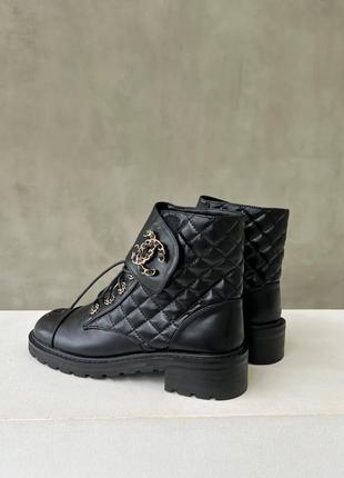Шкіряні чоботи в стилі chanel