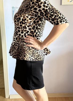 Леопардовое платье с баской3 фото