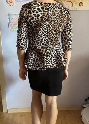 Леопардовое платье с баской2 фото