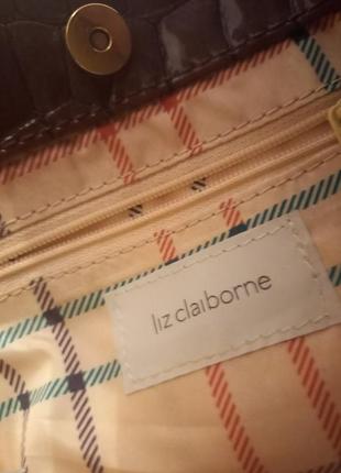 Коричневая мини-сумка на запястье liz claiborne 1976 made for all lifestyles с крокодиловым принтом7 фото