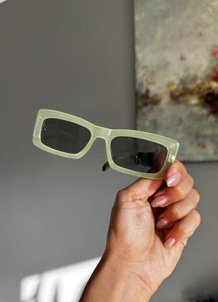 Зеленые очки дужки под мрамор (взлома дужка одна)1 фото