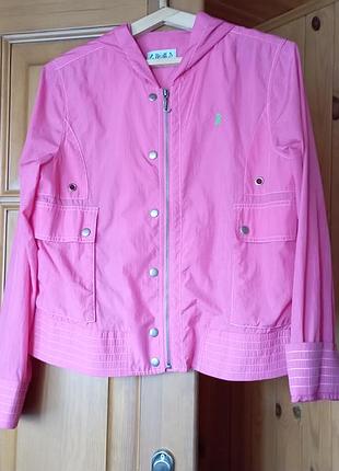 Вітровка жіноча