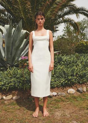 Платье средней длины из льна