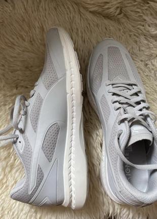 Новые лёгкие кроссовки 41 р puma