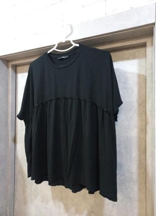 Красивая стильная,фирменная, очень классная черная футболка2 фото