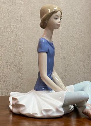 Фарфоровая статуэтка lladro «балерина в темно-синем - 3».6 фото