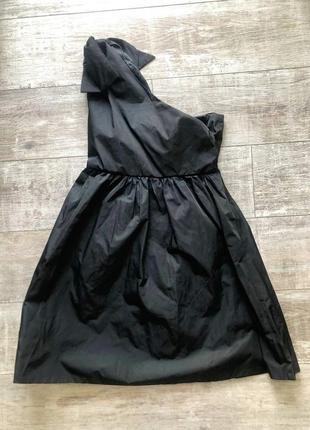 Платье короткое чёрное promod на одно плечо