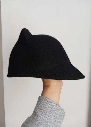 Черная жеокейка с ушками, теплая шапка жокейка1 фото