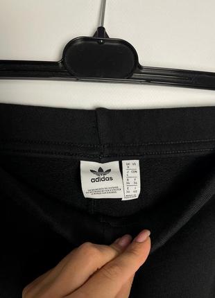 Женские спортивные штаны adidas с лампасами черные адидас оригинал джоггеры4 фото
