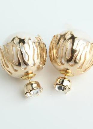 Дуже красиві сережки пуссети з камінчиками білі і сірі