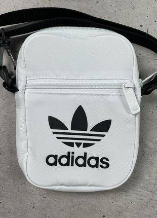 Месенджер через поече adidas