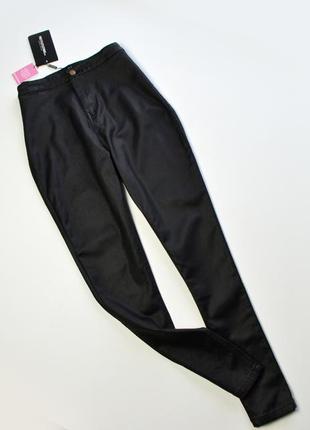 Черные skinny джинсы с кожаным эффектом4 фото