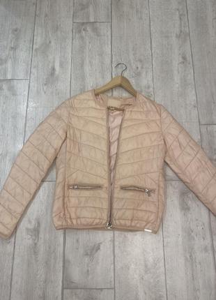 Amisu легкая куртка персикового цвета1 фото