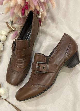 Шкіряні туфлі 5th avenue в стилі zara clarks